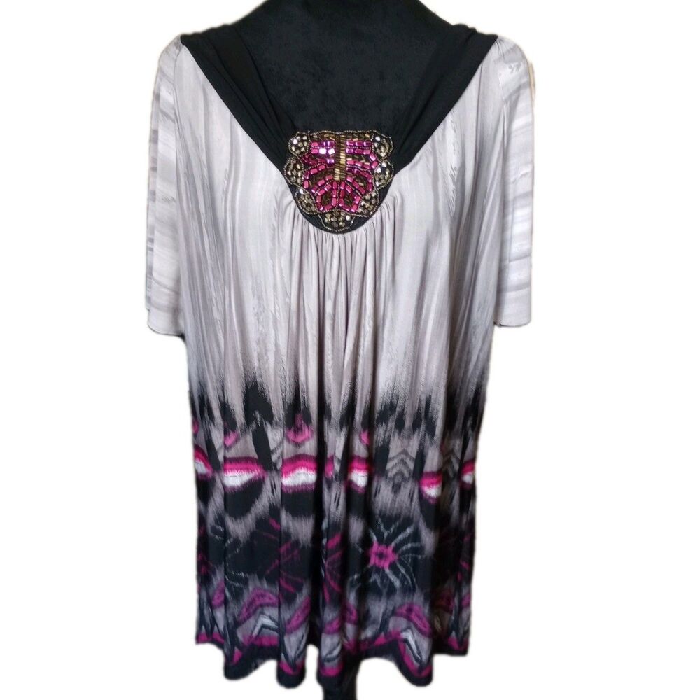 Essentials Women's Size 2 XBoho Top  With A Rhinestone Detail